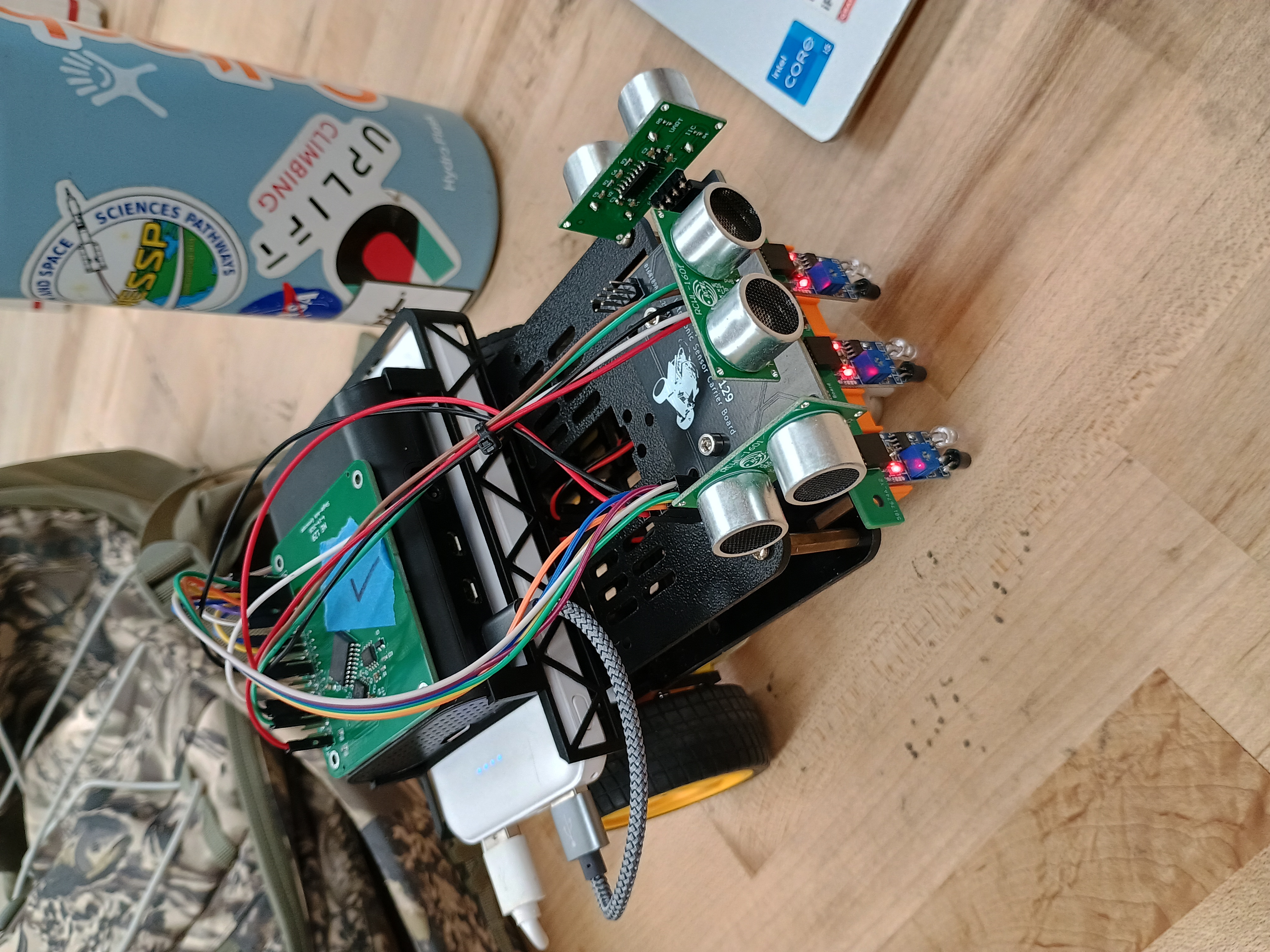 Autonomous exploration robot